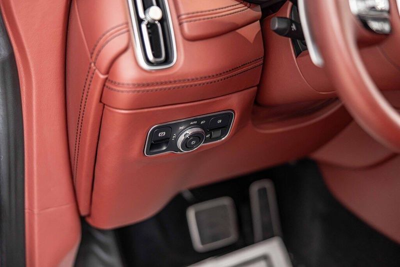 2021 Aston Martin DBX AM8 photo 20