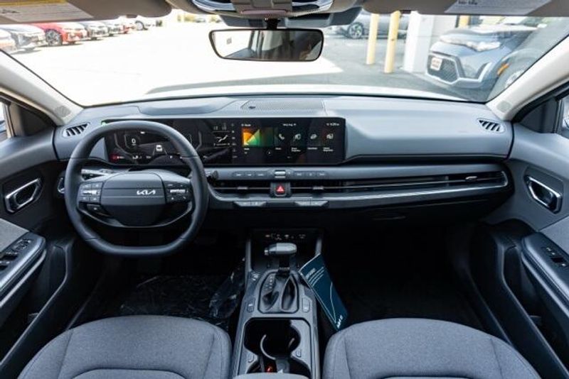 New 2025 Kia K4 EXImage 15