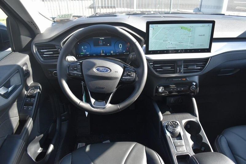 2025 Ford Escape Plug-In Hybrid BaseImage 12