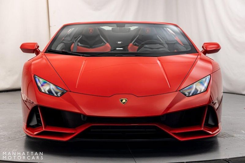 2023 Lamborghini Huracan EVO BaseImage 8