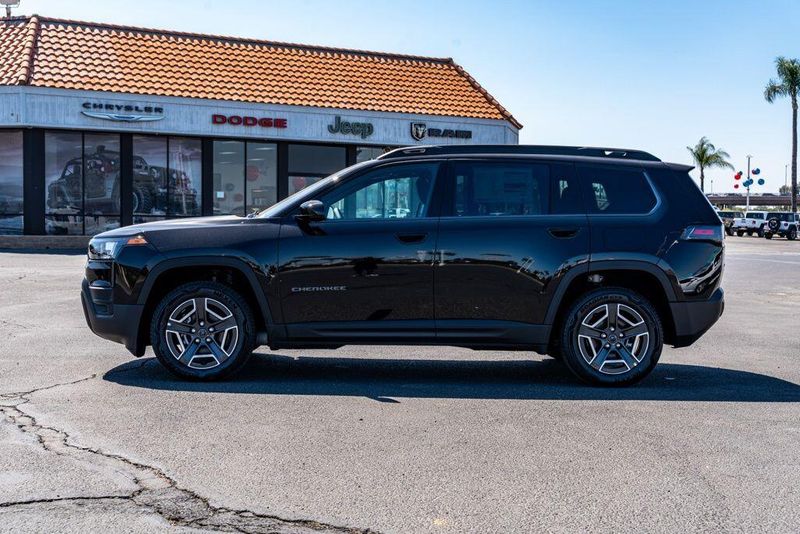 New 2026 Jeep Cherokee LaredoImage 4