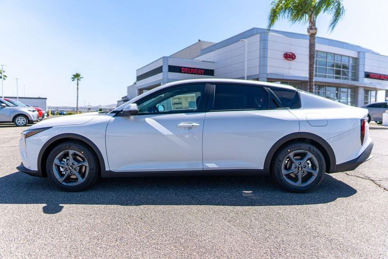 New 2026 Kia K4 LXSImage 4