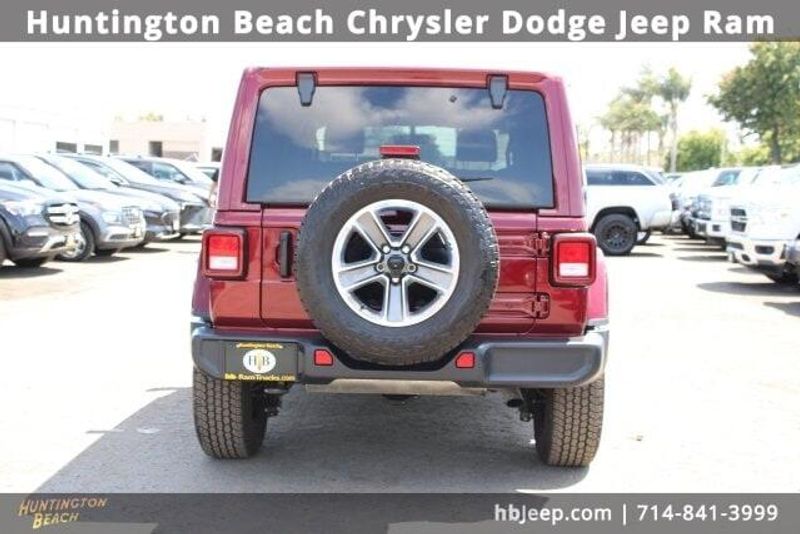 2021 Jeep Wrangler Unlimited SaharaImage 4