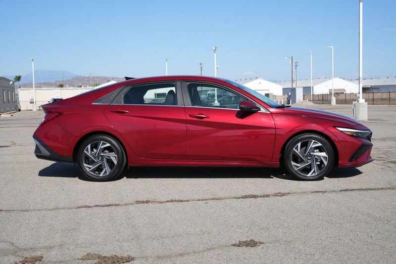 Used 2024 Hyundai Elantra LimitedImage 8