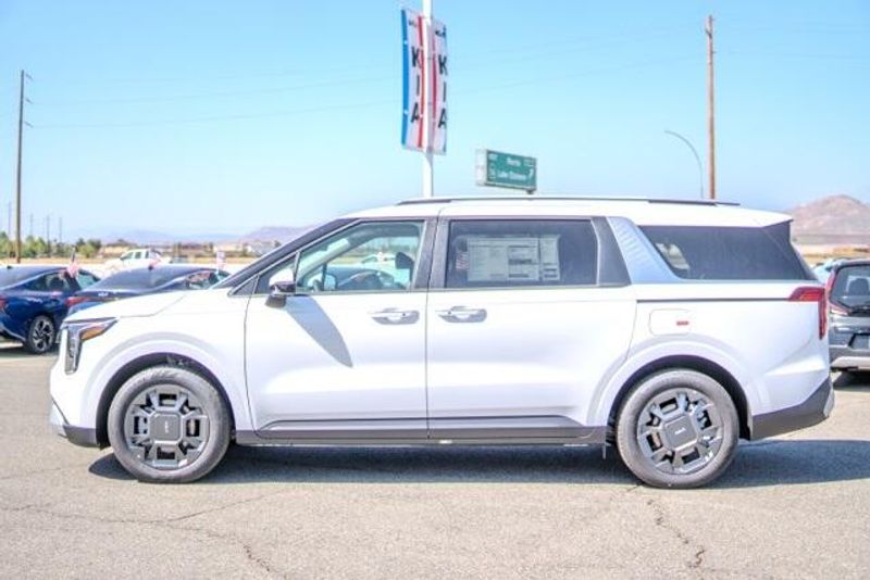 2025 Kia Carnival Hybrid EXImage 4