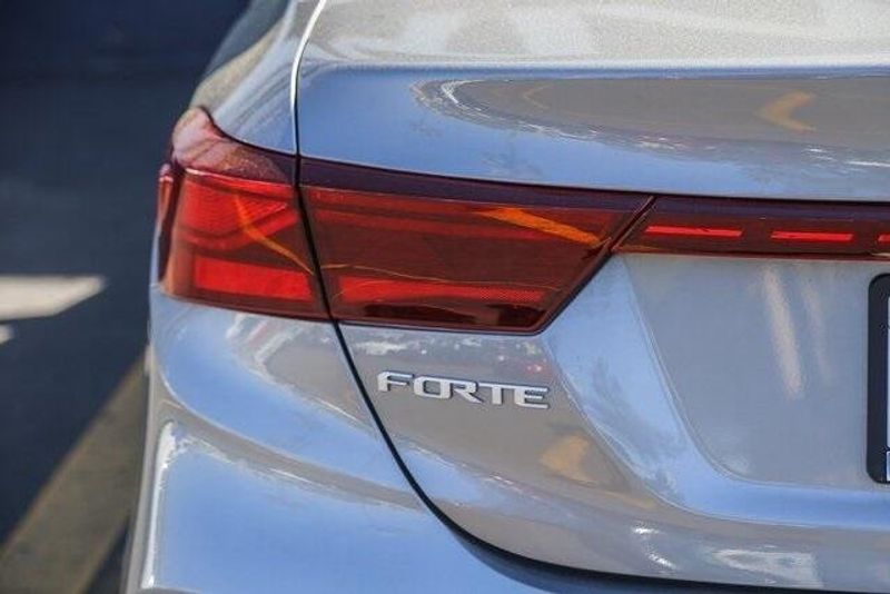 2022 Kia Forte LXSImage 11