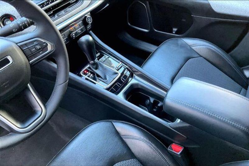 Used 2023 Jeep Compass LatitudeImage 17