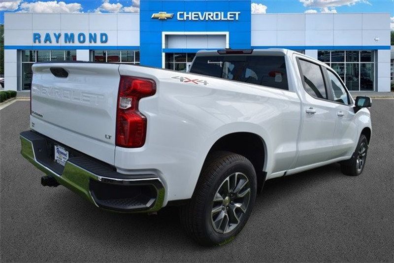 2024 Chevrolet Silverado 1500 LTImage 3