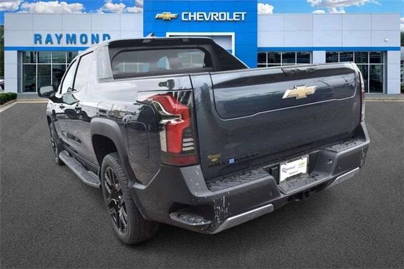 New 2026 Chevrolet Silverado EV LTImage 5
