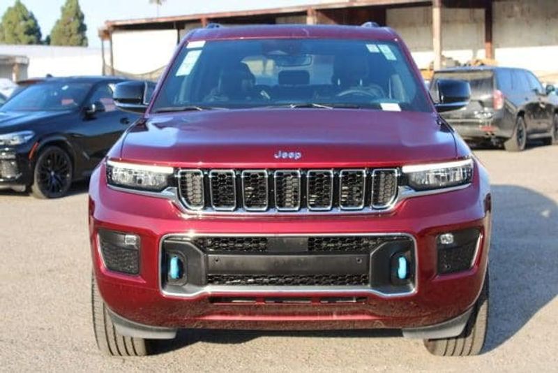 2023 Jeep Grand Cherokee 4xe OverlandImage 2