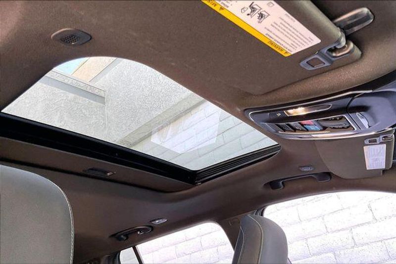Used 2025 Jeep Grand Cherokee Laredo XImage 29