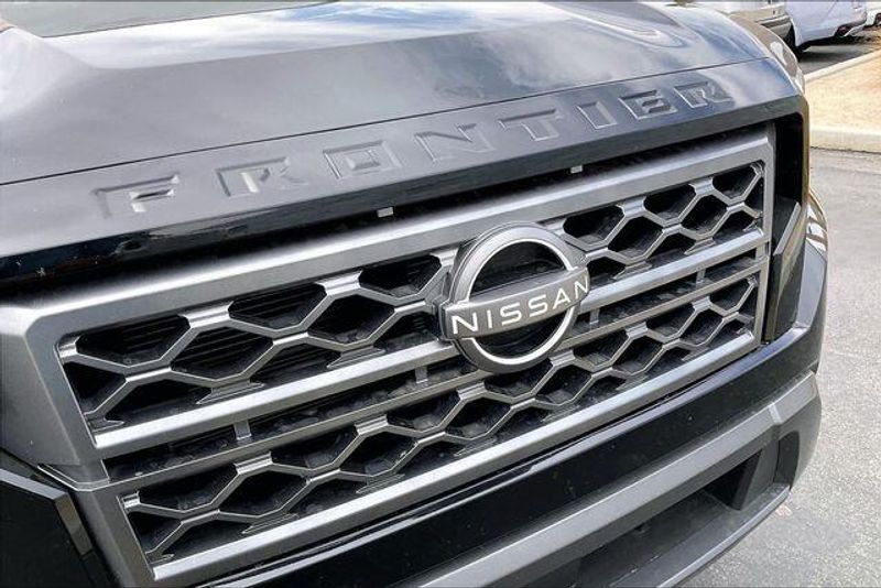 Used 2023 Nissan Frontier SVImage 30