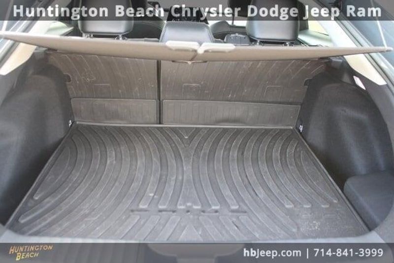 2023 Toyota Prius XLEImage 29
