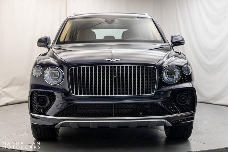 2023 Bentley Bentayga EWB Image 8