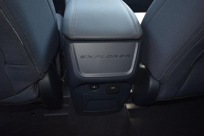 New 2025 Ford Explorer ActiveImage 11
