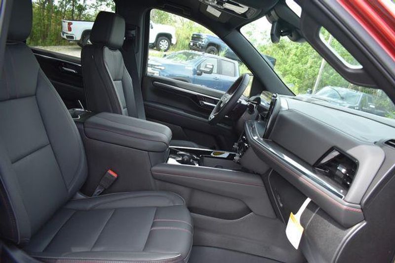 New 2026 Chevrolet Suburban RSTImage 16