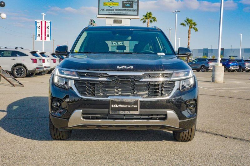 New 2026 Kia Seltos EXImage 2