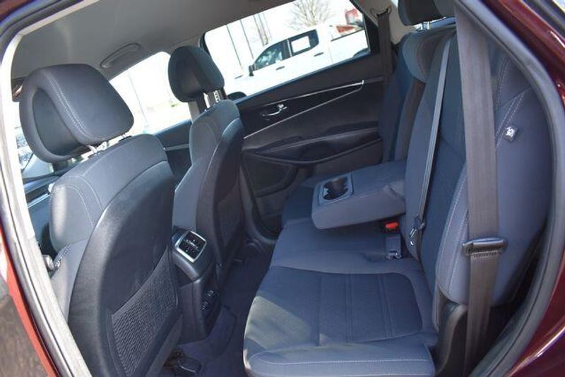 Used 2016 Kia Sorento LXImage 17