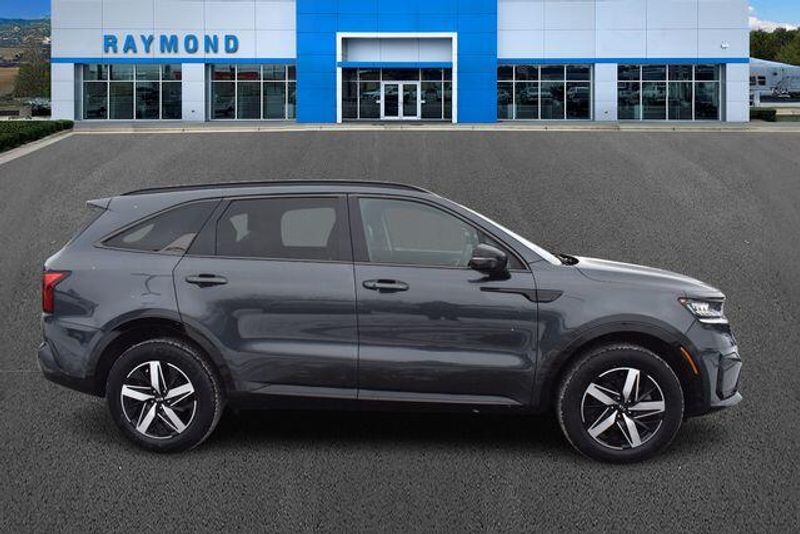 Used 2021 Kia Sorento EXImage 2