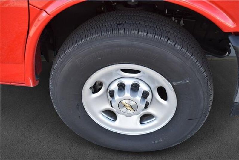 New 2025 Chevrolet Express 3500 Work VanImage 11