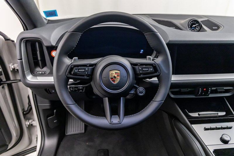 2024 Porsche Cayenne BaseImage 22