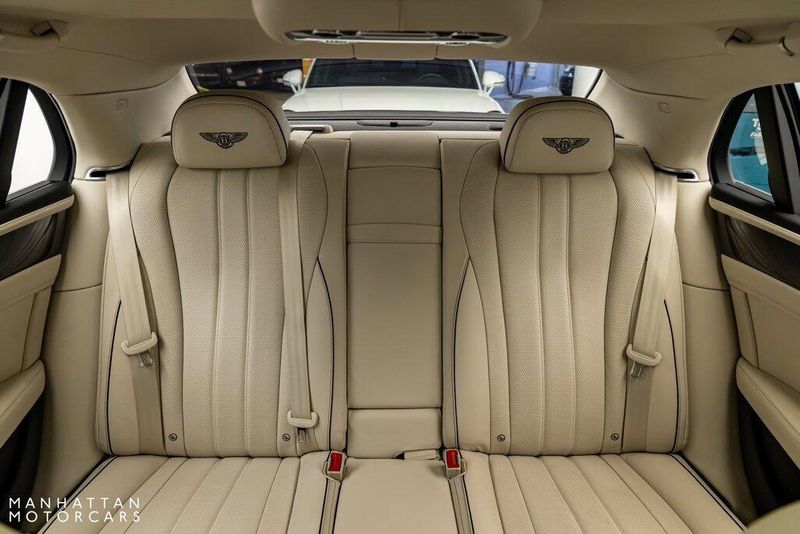 2014 Bentley Flying Spur BaseImage 23