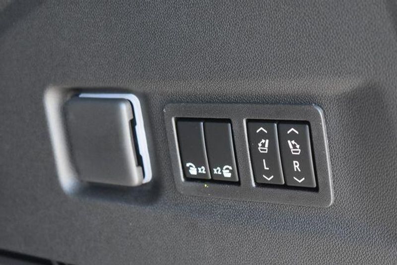 New 2026 Chevrolet Suburban High CountryImage 27