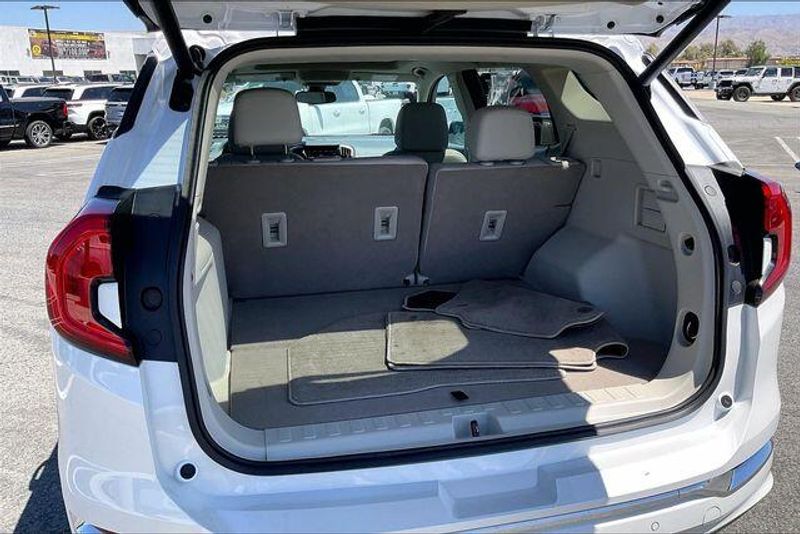 Used 2024 GMC Terrain DenaliImage 34