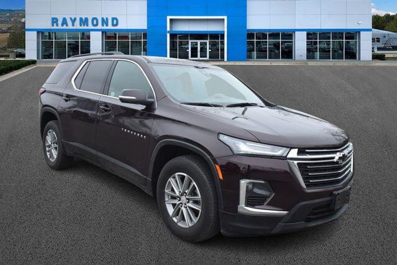 Used 2023 Chevrolet Traverse LT LeatherImage 1