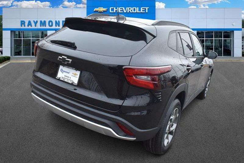 New 2026 Chevrolet Trax LTImage 4