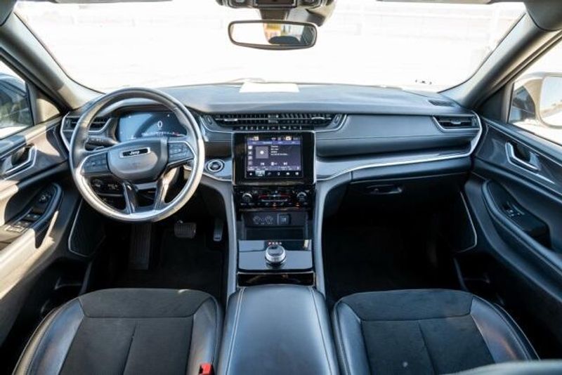 Used 2021 Jeep Grand Cherokee L AltitudeImage 15