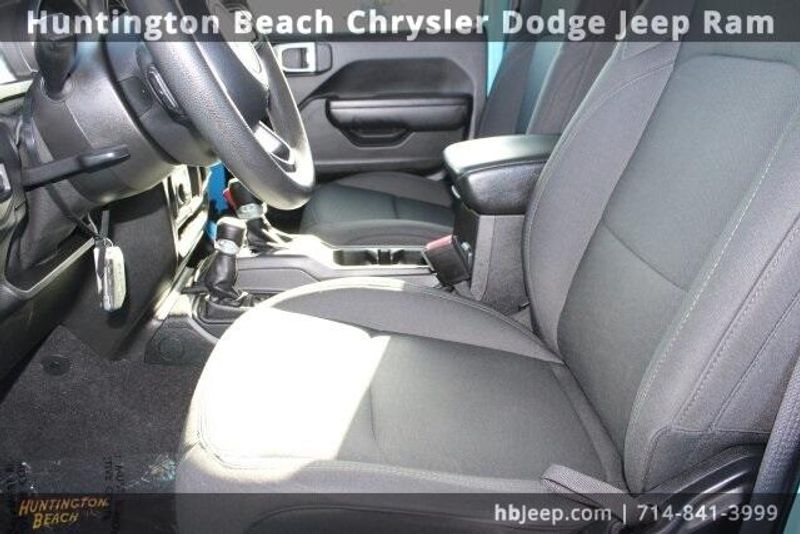 2021 Jeep Wrangler Unlimited WillysImage 32
