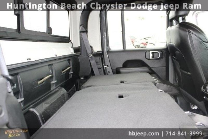 2021 Jeep Gladiator OverlandImage 47