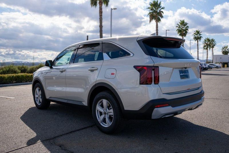 New 2026 Kia Sorento LXImage 5