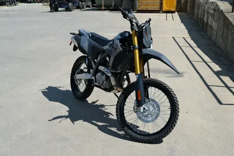 2025 SUZUKI DRZ4S 
