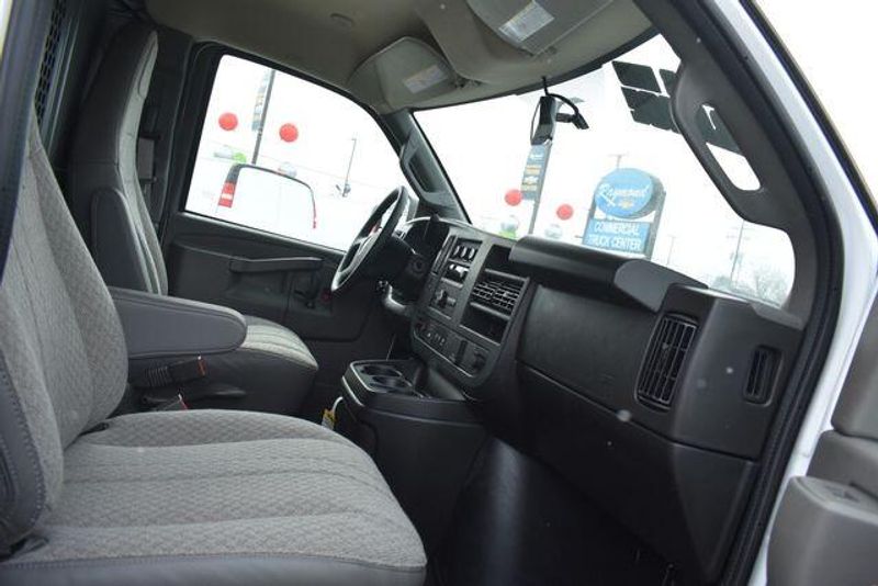 New 2025 Chevrolet Express 2500 Work VanImage 10