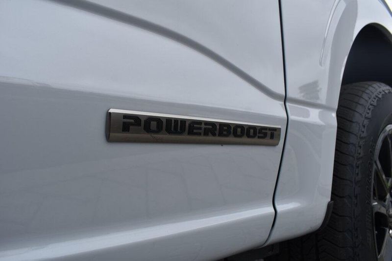 New 2025 Ford F-150 PlatinumImage 6