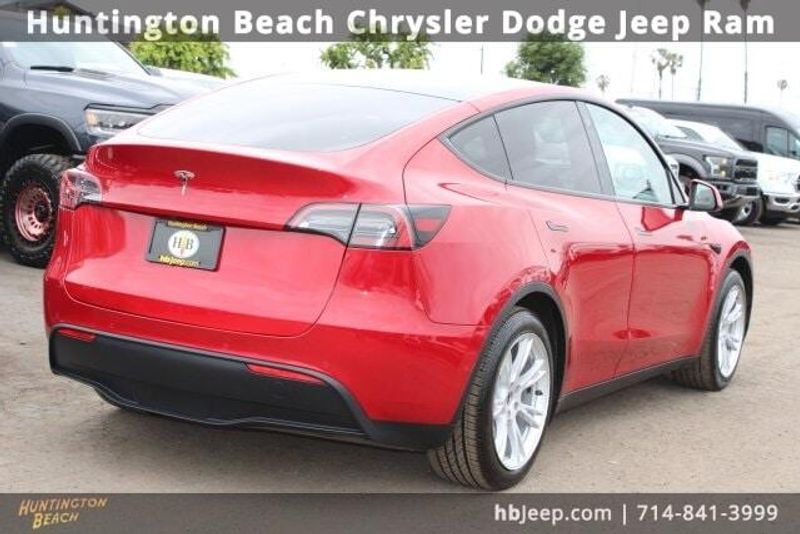 2022 Tesla Model Y Long RangeImage 5