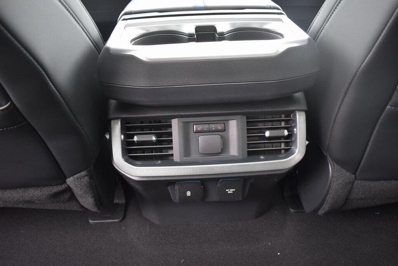 New 2025 Ford F-150 PlatinumImage 17