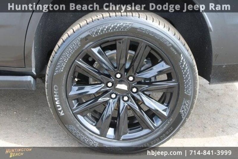 2023 Cadillac Escalade Sport PlatinumImage 8