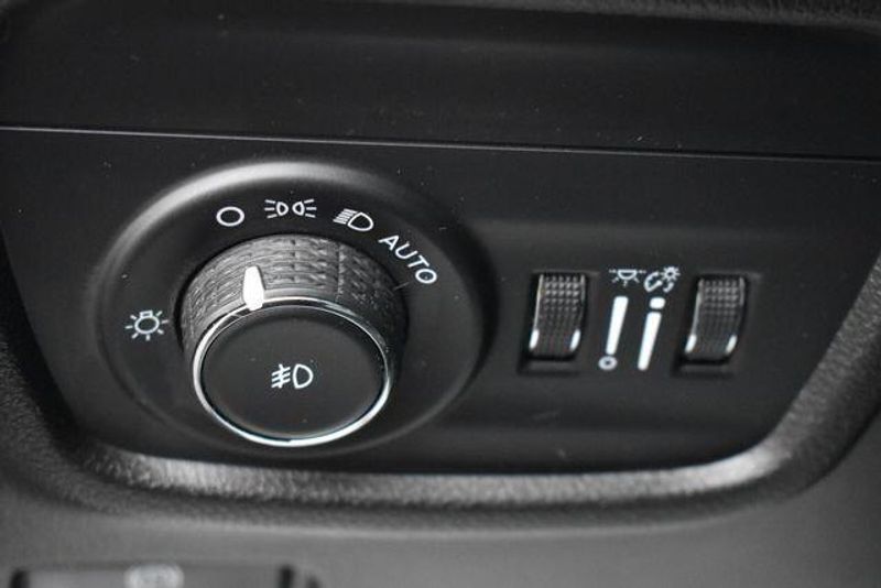 Used 2021 Jeep Grand-Cherokee-L LimitedImage 28