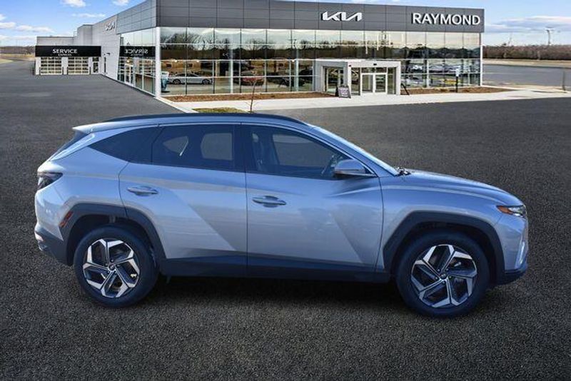 Used 2022 Hyundai Tucson Hybrid LimitedImage 2