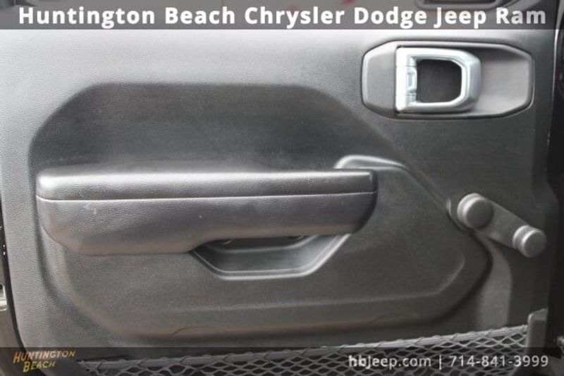 2021 Jeep Wrangler Unlimited WillysImage 10