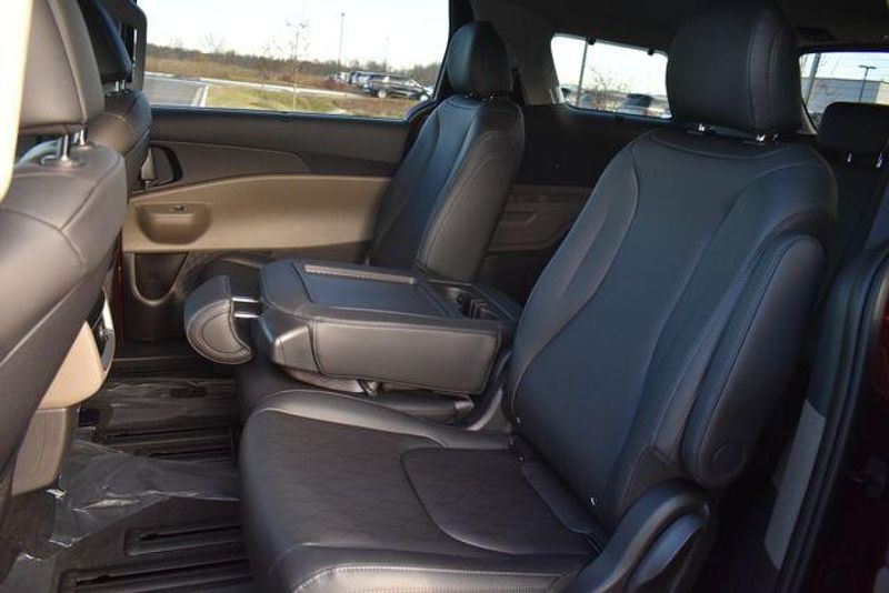 New 2026 Kia Carnival Hybrid EXImage 21