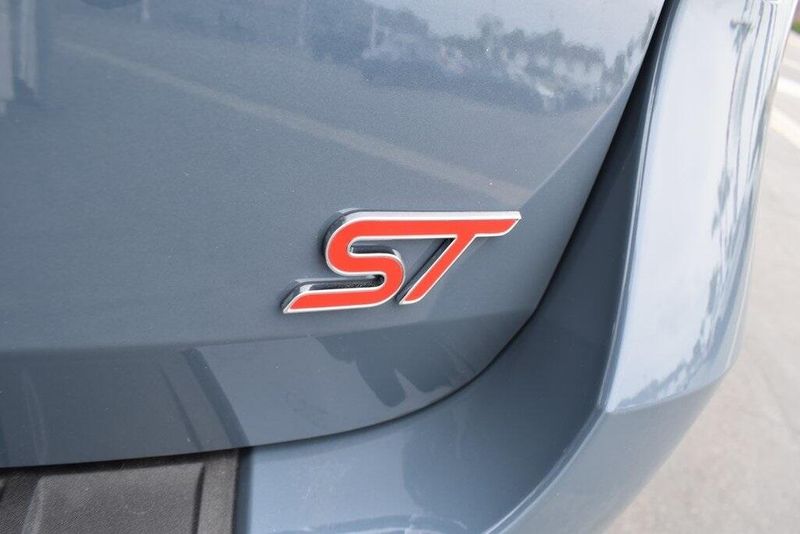 New 2025 Ford Explorer STImage 5