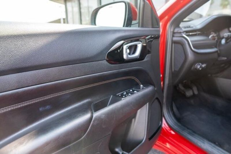 Used 2023 Jeep Compass LimitedImage 15
