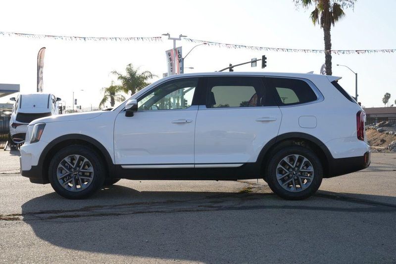Used 2024 Kia Telluride LXImage 4