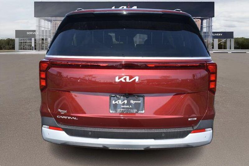 New 2026 Kia Carnival Hybrid EXImage 5