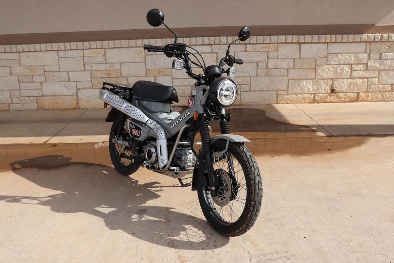 2025 HONDA TRAIL 125 PEARL SMOKY GRAY 