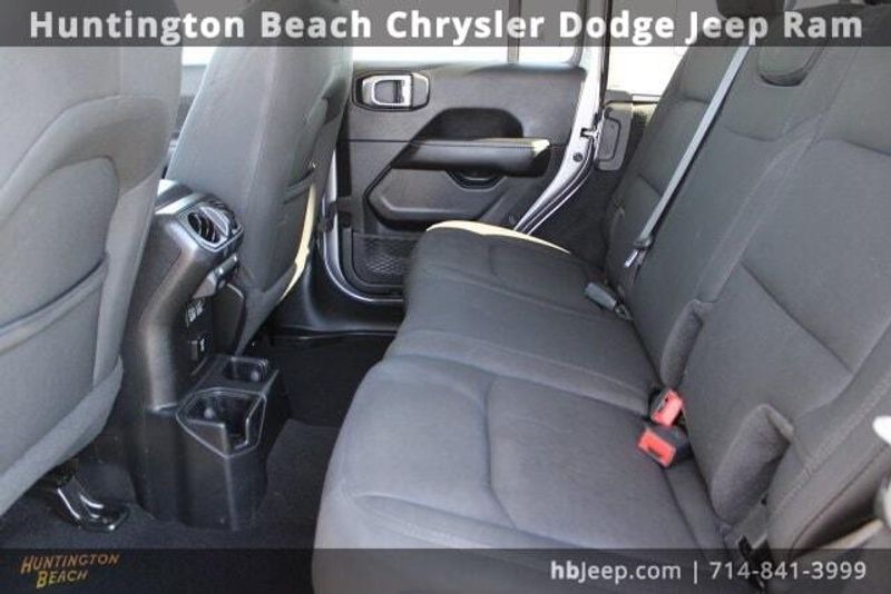 2020 Jeep Wrangler Unlimited SaharaImage 35